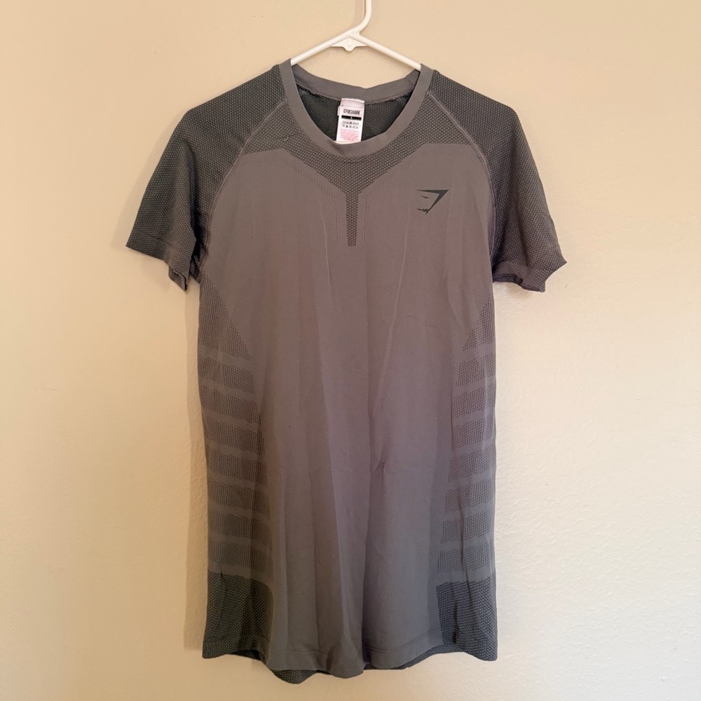 Gymshark Light Gray Performance Tee Size Small